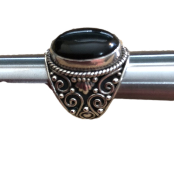 925  Solid Sterling Silver with Oval Black Onyx Stone - Picture 1 of 8